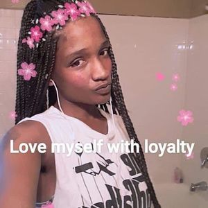 Meet your Posher, Mia